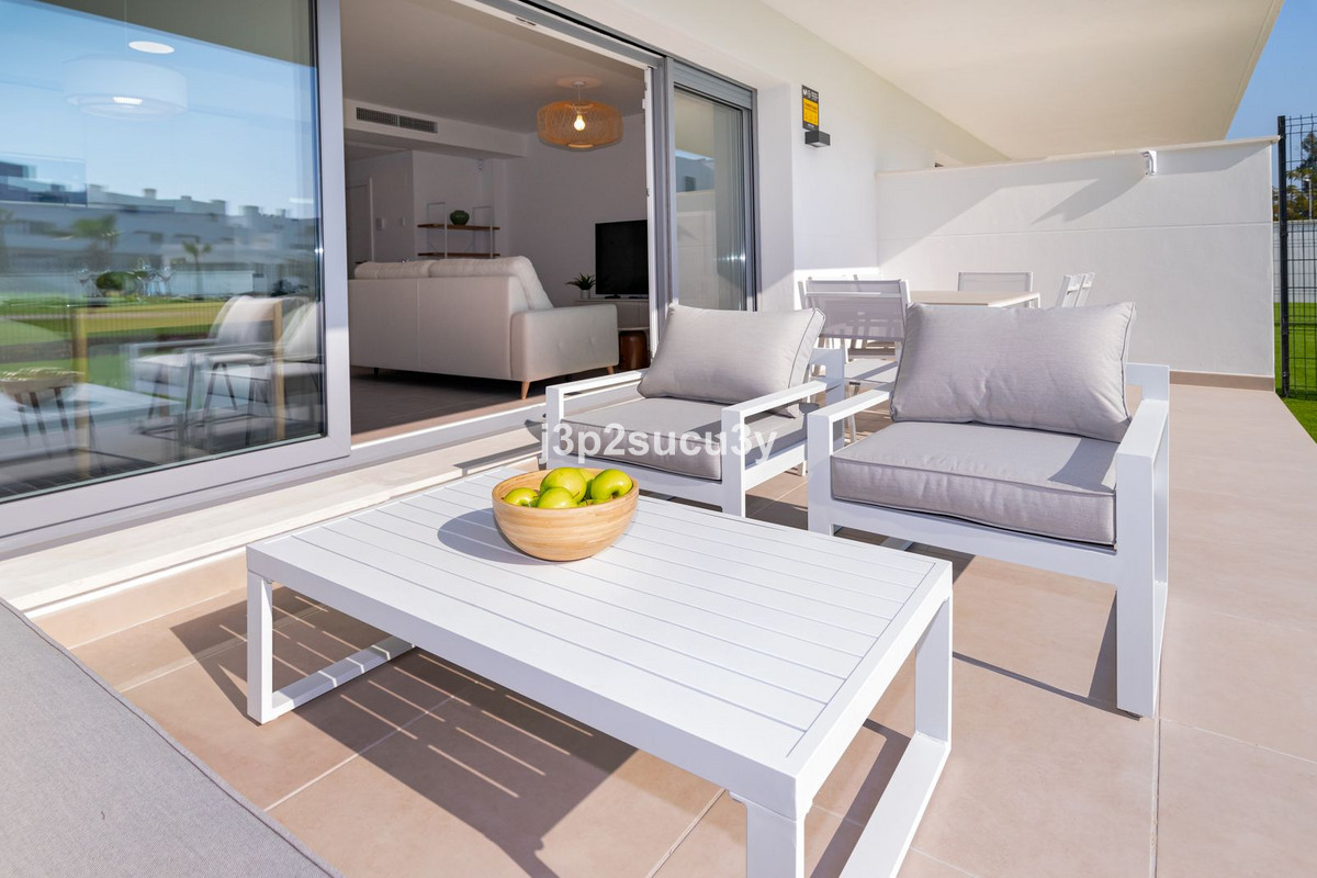 Se vende Apartamento Planta Media de 2 dormitorios en Costa Del Sol, Málaga, España