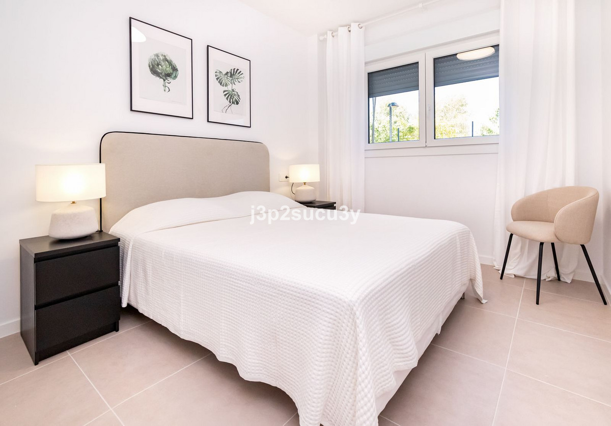 Se vende Apartamento Planta Media de 2 dormitorios en Costa Del Sol, Málaga, España