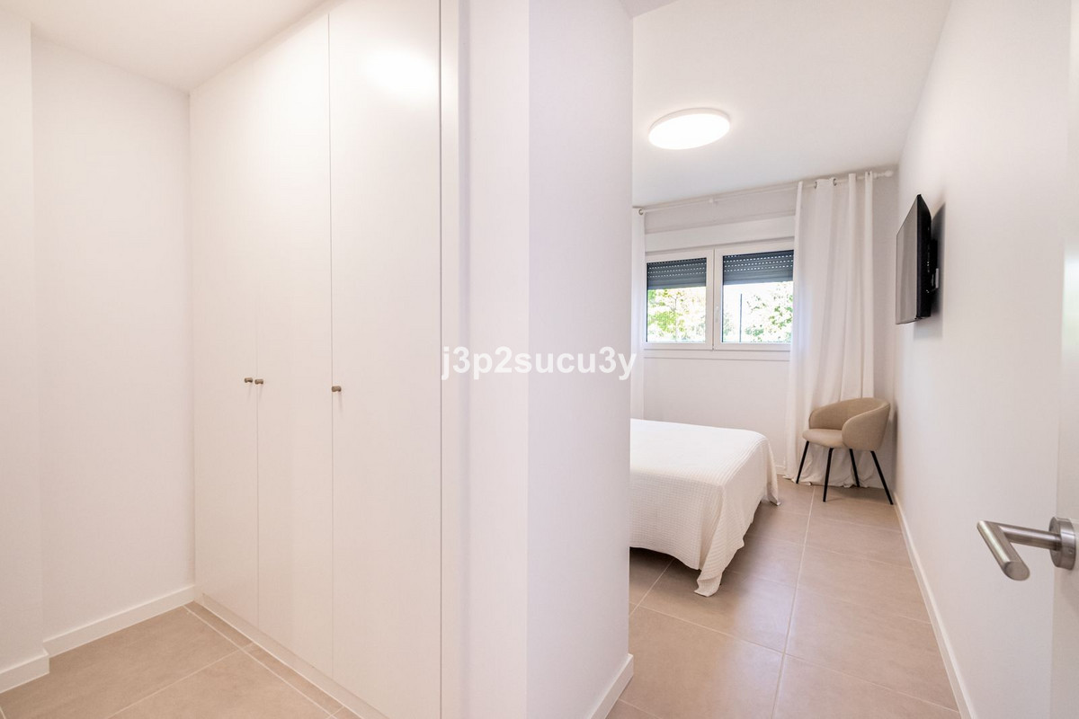 Se vende Apartamento Planta Media de 2 dormitorios en Costa Del Sol, Málaga, España