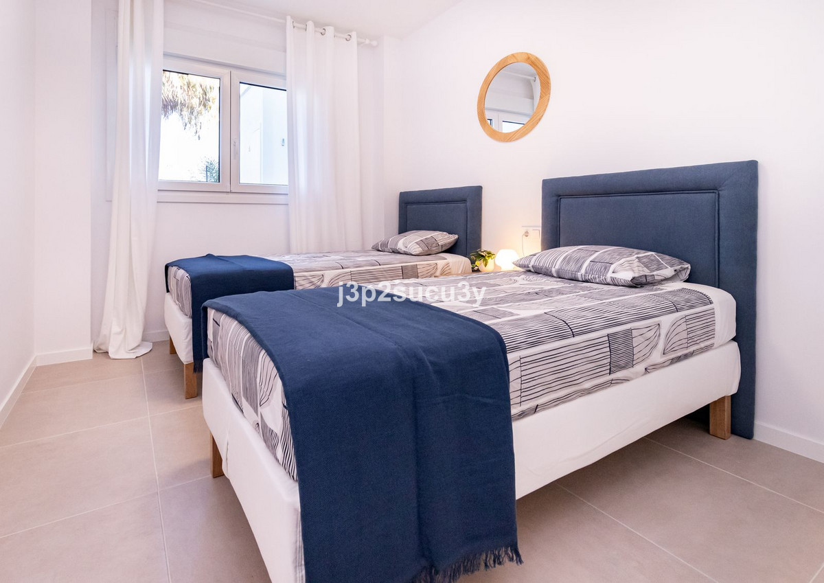 Se vende Apartamento Planta Media de 2 dormitorios en Costa Del Sol, Málaga, España