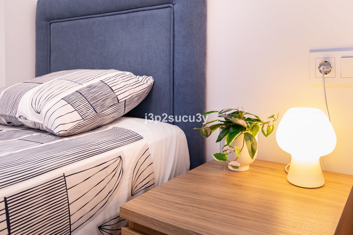 Se vende Apartamento Planta Media de 2 dormitorios en Costa Del Sol, Málaga, España