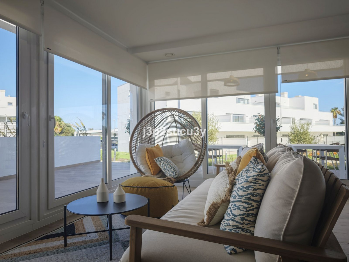 Se vende Apartamento Planta Media de 2 dormitorios en Costa Del Sol, Málaga, España