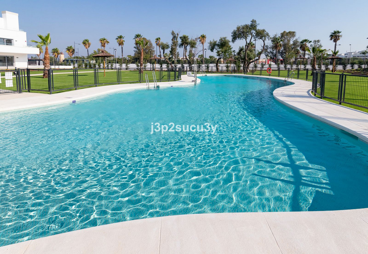 Se vende Apartamento Planta Media de 2 dormitorios en Costa Del Sol, Málaga, España