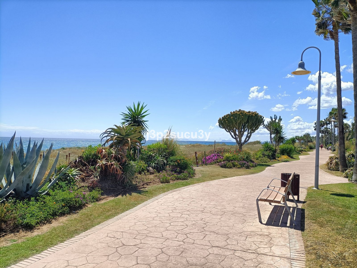 Se vende Apartamento Planta Media de 2 dormitorios en Costa Del Sol, Málaga, España