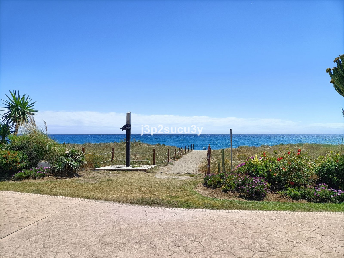 Se vende Apartamento Planta Media de 2 dormitorios en Costa Del Sol, Málaga, España