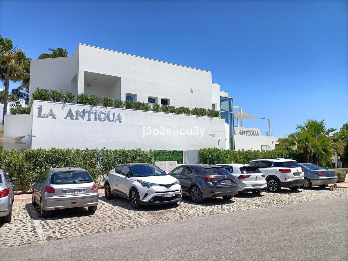 Se vende Apartamento Planta Media de 2 dormitorios en Costa Del Sol, Málaga, España