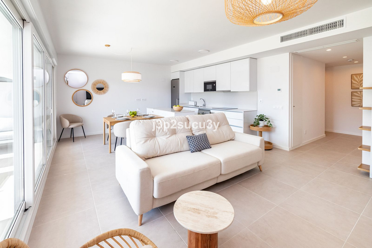 Se vende Apartamento Planta Media de 2 dormitorios en Costa Del Sol, Málaga, España