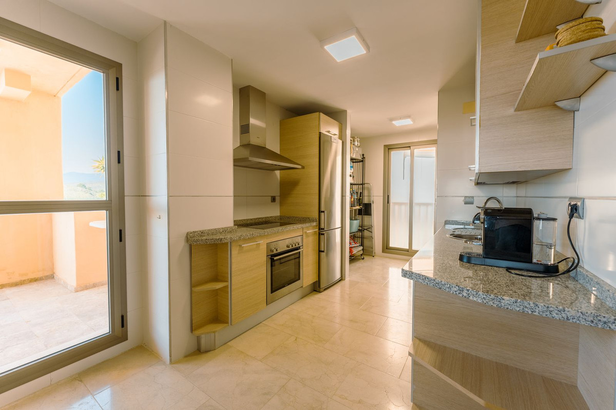 2 Bed Apartment for sale in Atalaya Costa Del Sol, Málaga, Spain