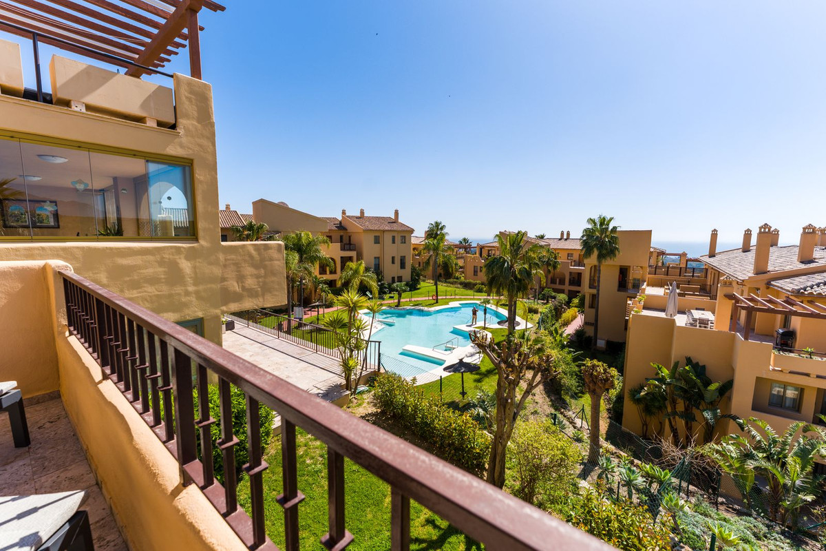 2 Bed Apartment for sale in Atalaya Costa Del Sol, Málaga, Spain