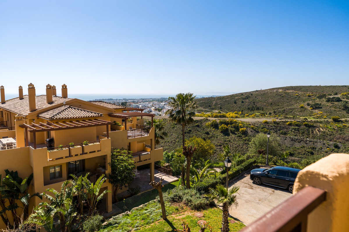 2 Bed Apartment for sale in Atalaya Costa Del Sol, Málaga, Spain