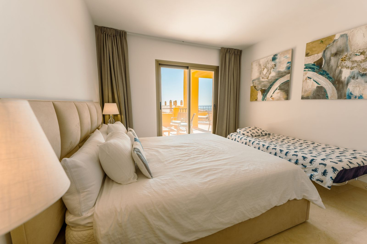 2 Bed Apartment for sale in Atalaya Costa Del Sol, Málaga, Spain