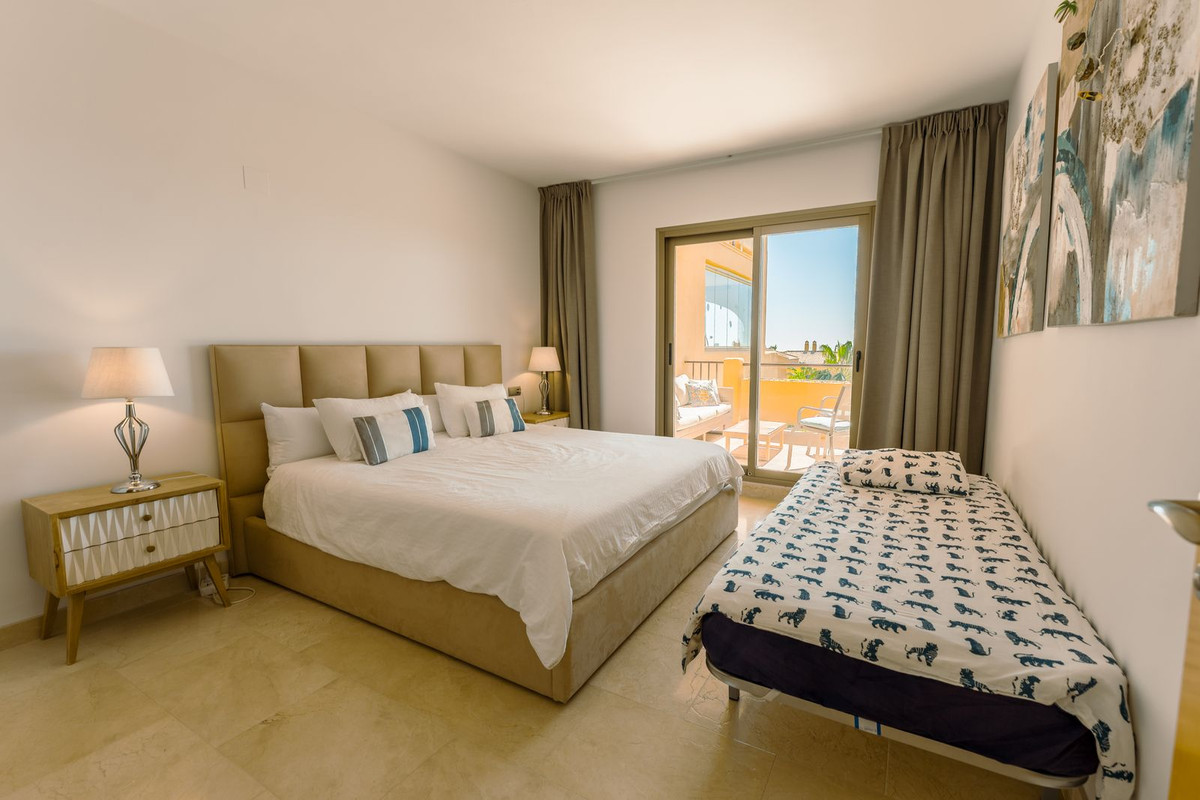 2 Bed Apartment for sale in Atalaya Costa Del Sol, Málaga, Spain