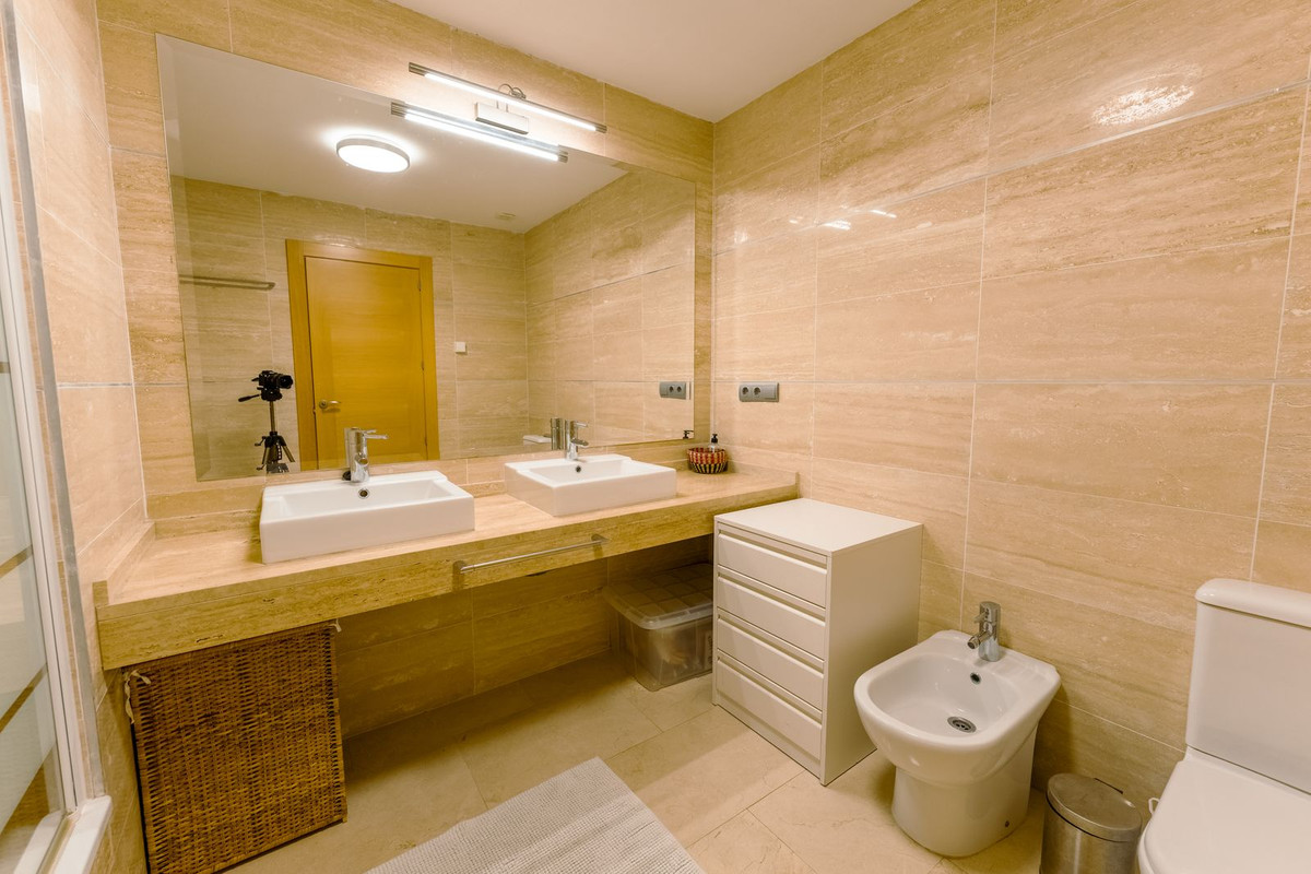 2 Bed Apartment for sale in Atalaya Costa Del Sol, Málaga, Spain