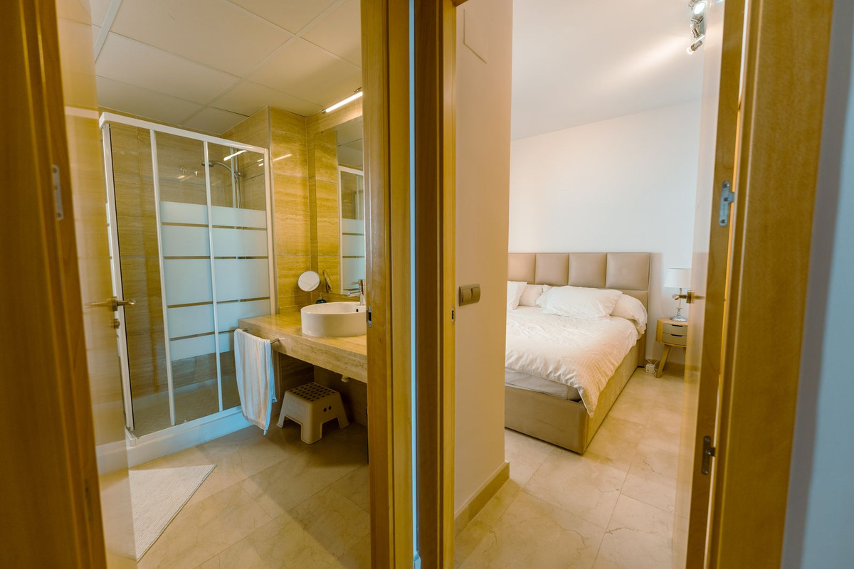 2 Bed Apartment for sale in Atalaya Costa Del Sol, Málaga, Spain