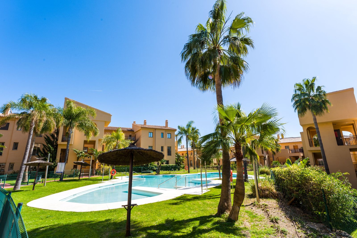 2 Bed Apartment for sale in Atalaya Costa Del Sol, Málaga, Spain