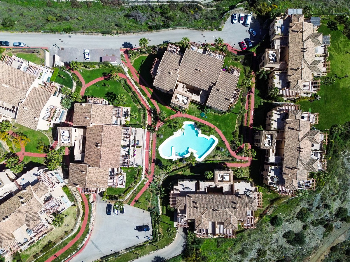 2 Bed Apartment for sale in Atalaya Costa Del Sol, Málaga, Spain