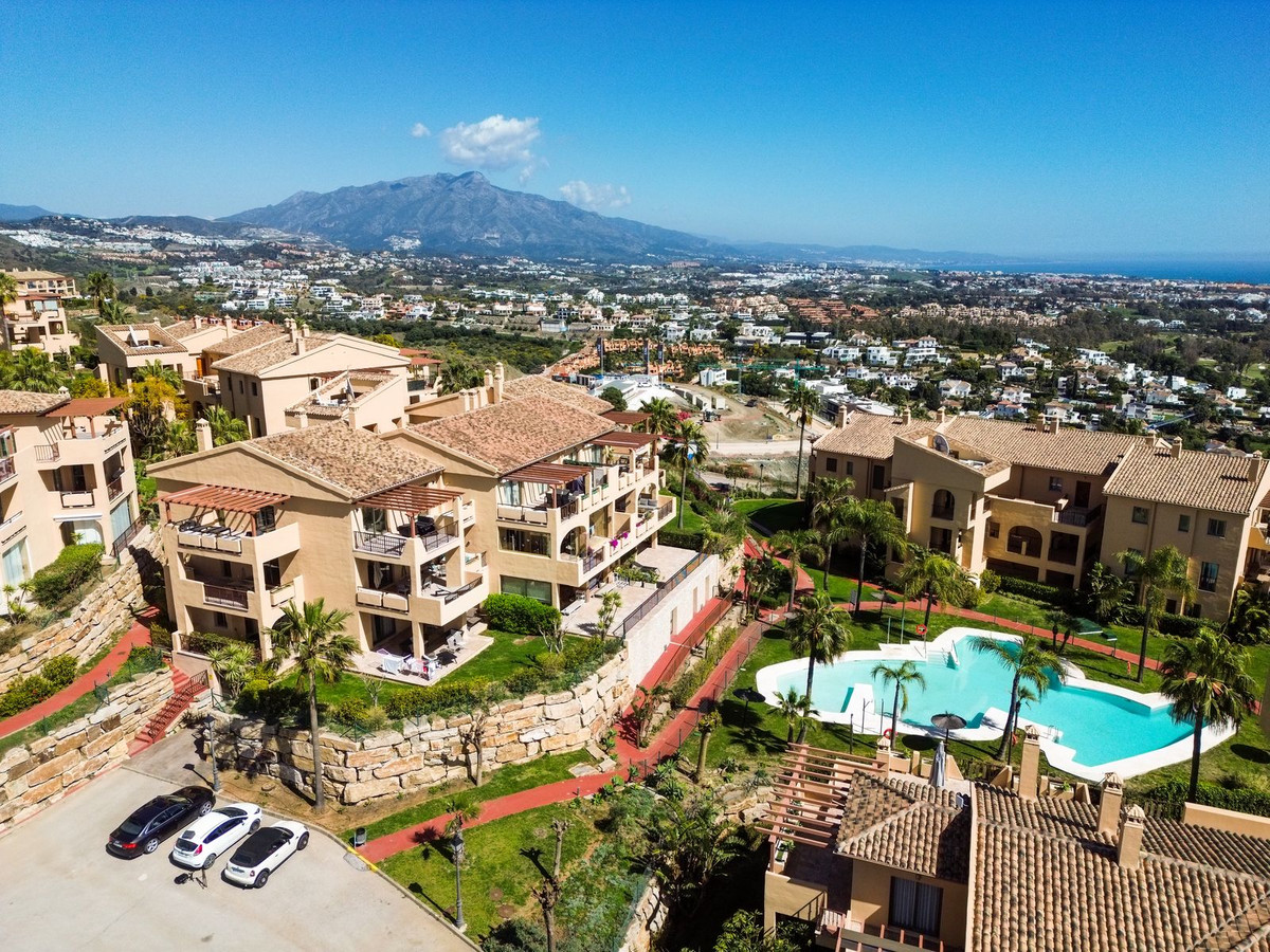 2 Bed Apartment for sale in Atalaya Costa Del Sol, Málaga, Spain