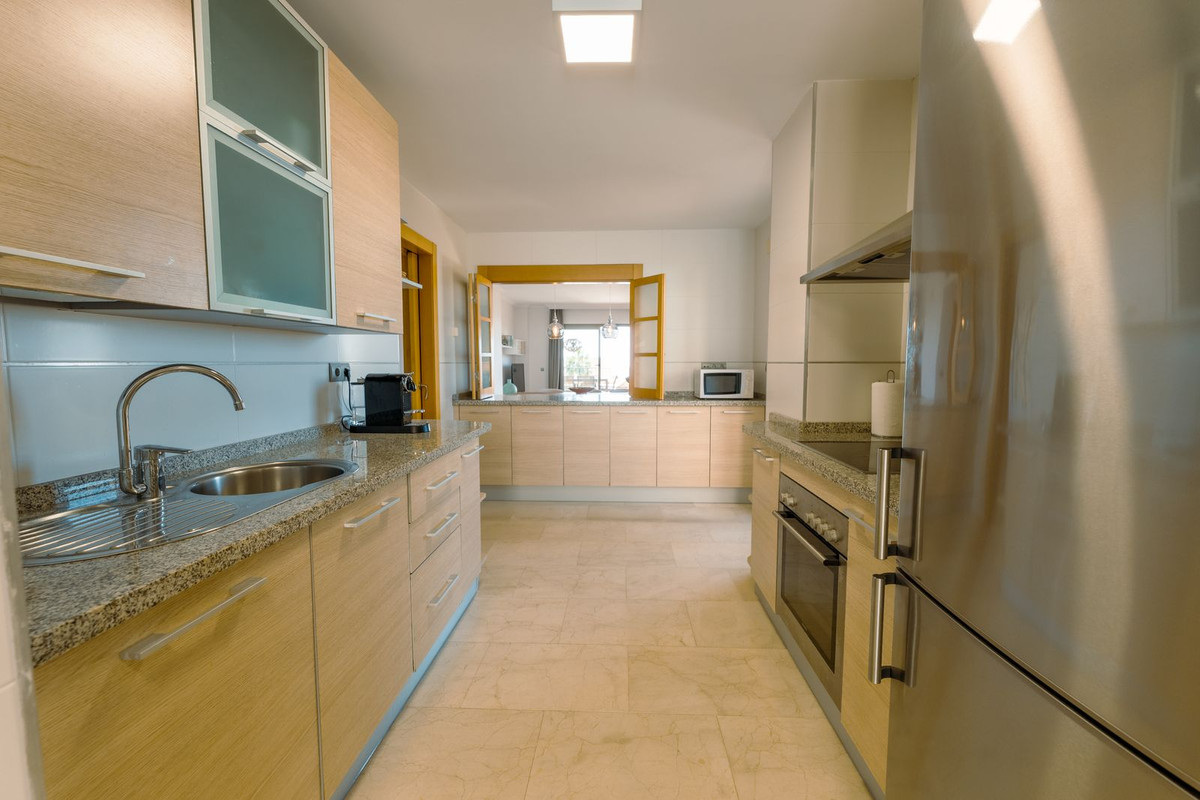 2 Bed Apartment for sale in Atalaya Costa Del Sol, Málaga, Spain