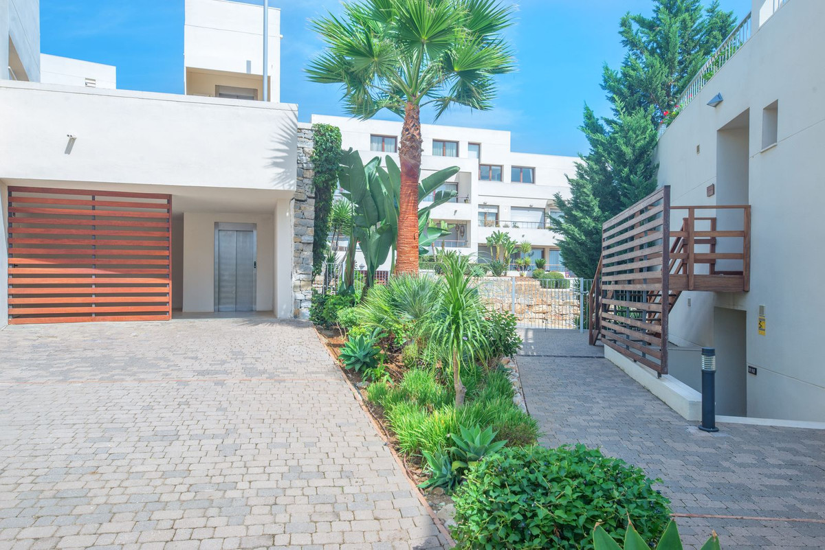 3 Bed Apartment for sale in Altos De Los Monteros Costa Del Sol, Málaga, Spain