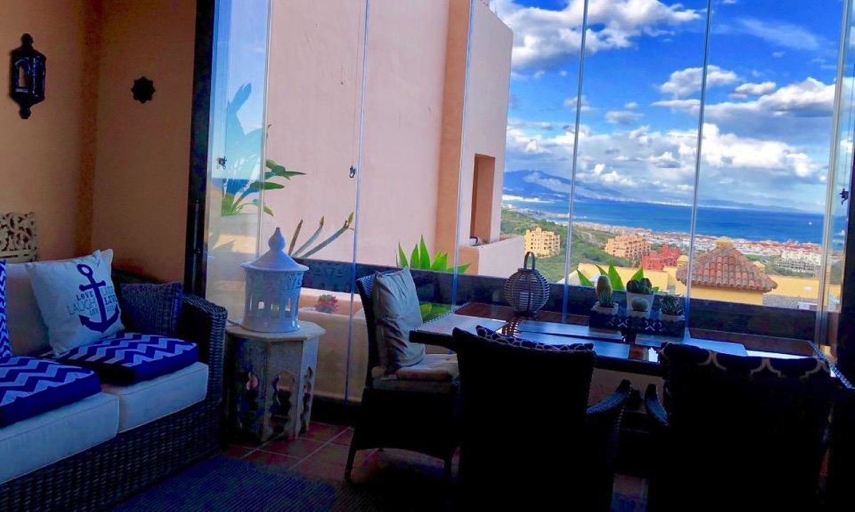 2 Bed Apartment for sale in La Duquesa Costa Del Sol, Málaga, Spain