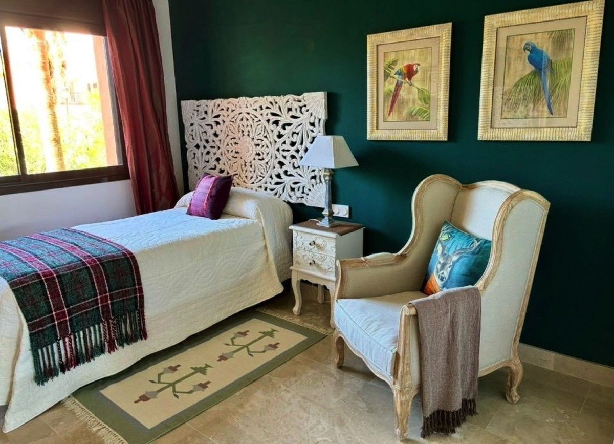 2 Bed Apartment for sale in La Duquesa Costa Del Sol, Málaga, Spain