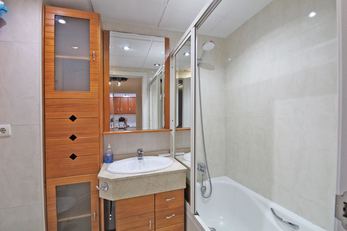 Se vende Apartamento Planta Media de 1 dormitorios en Costa Del Sol, Málaga, España