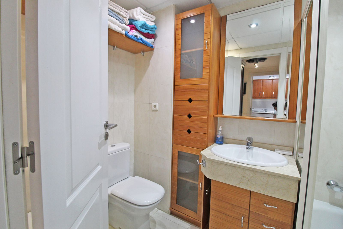 Se vende Apartamento Planta Media de 1 dormitorios en Costa Del Sol, Málaga, España