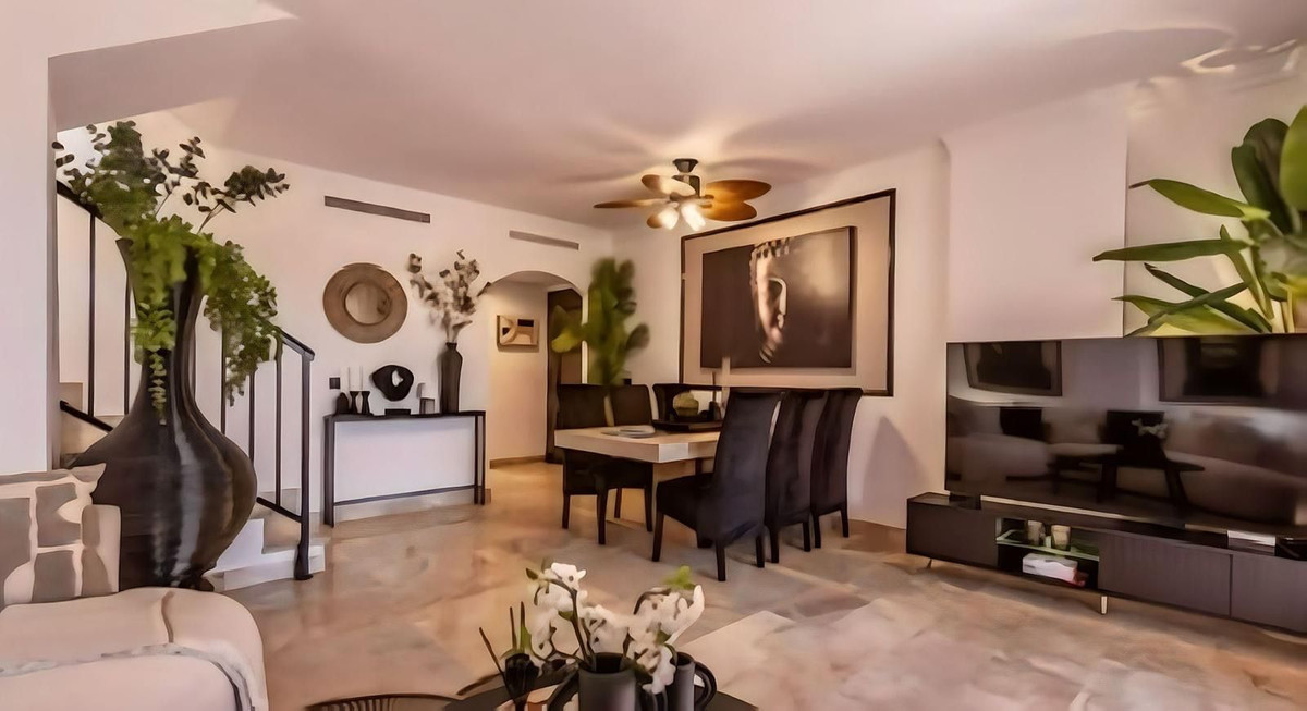 3 Bed Apartment for sale in Estepona Costa Del Sol, Málaga, Spain