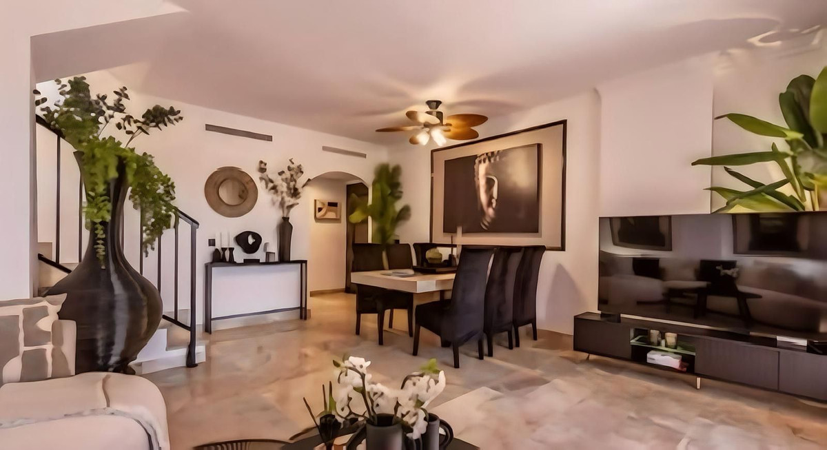 3 Bed Apartment for sale in Estepona Costa Del Sol, Málaga, Spain