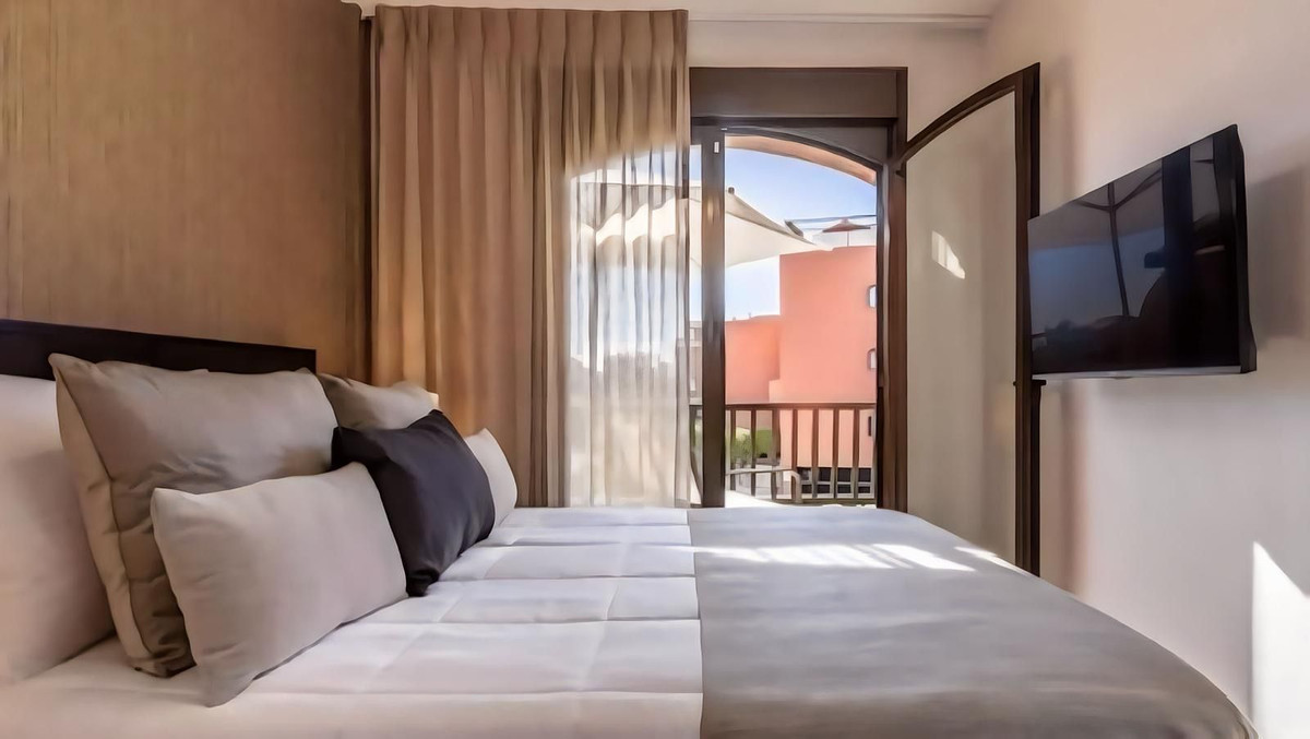 3 Bed Apartment for sale in Estepona Costa Del Sol, Málaga, Spain
