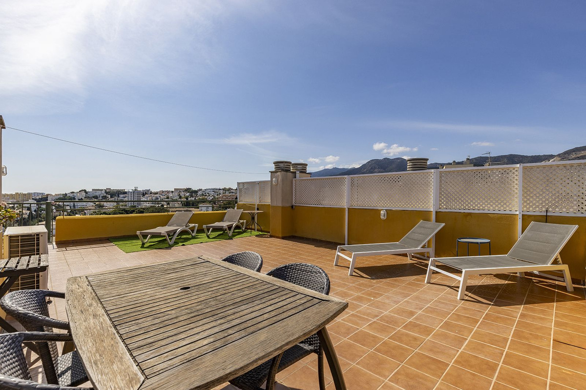 2 Bed Apartment for sale in La Carihuela Costa Del Sol, Málaga, Spain