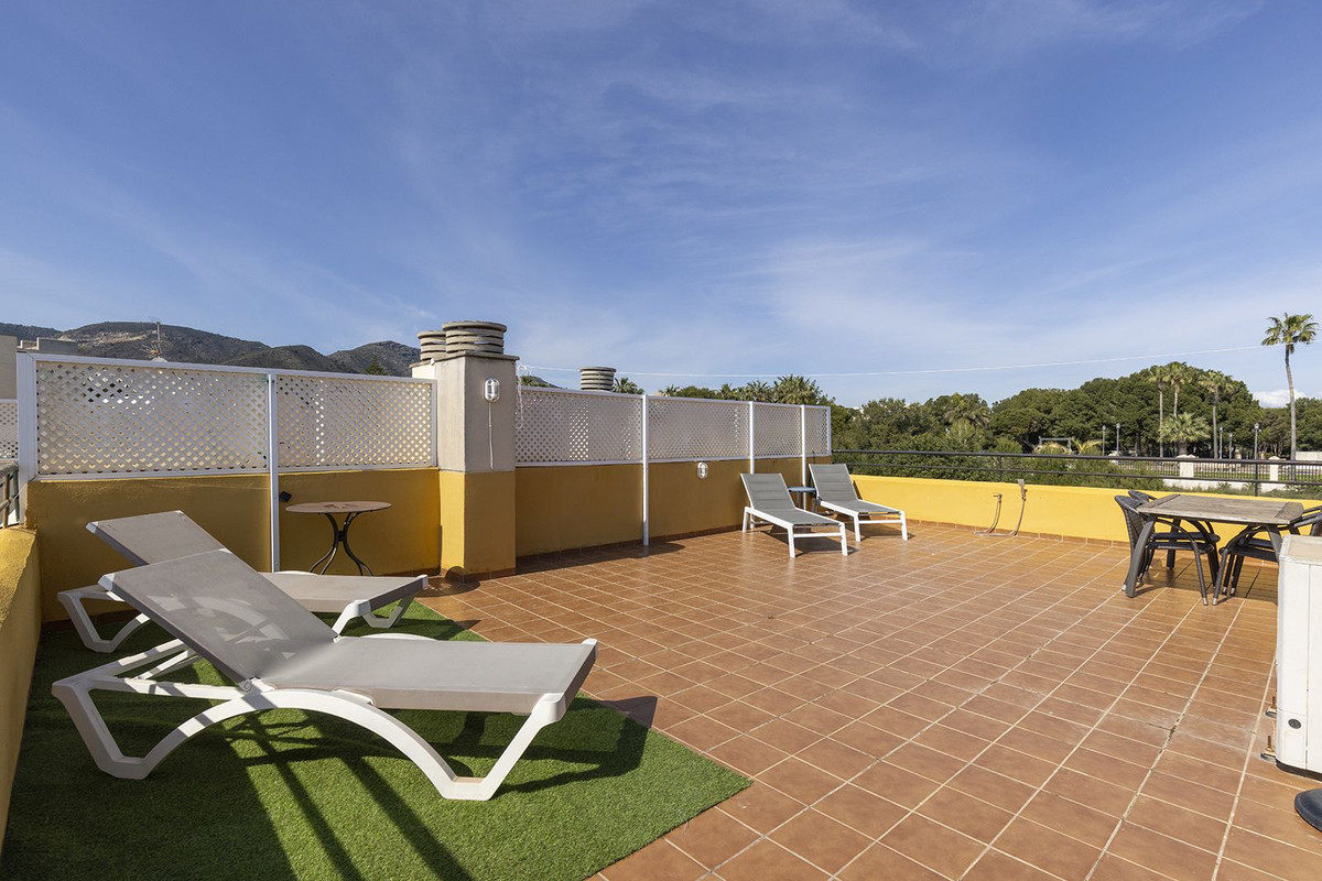 2 Bed Apartment for sale in La Carihuela Costa Del Sol, Málaga, Spain