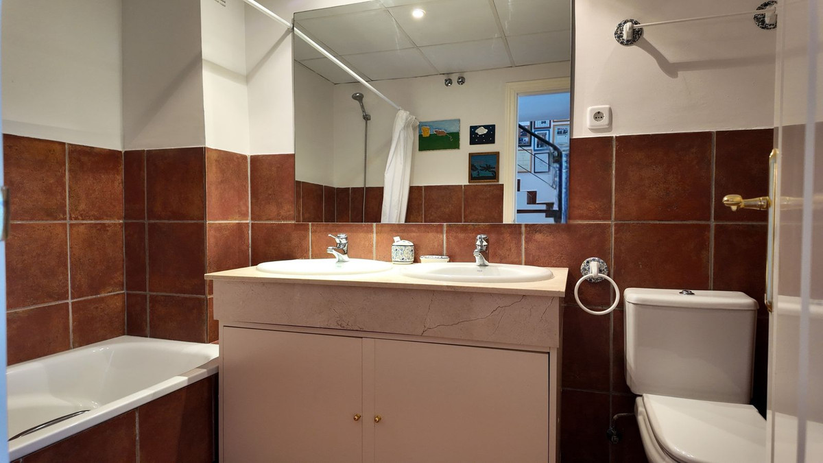 5 Bed Townhouse for sale in San Pedro De Alcántara Costa Del Sol, Málaga, Spain