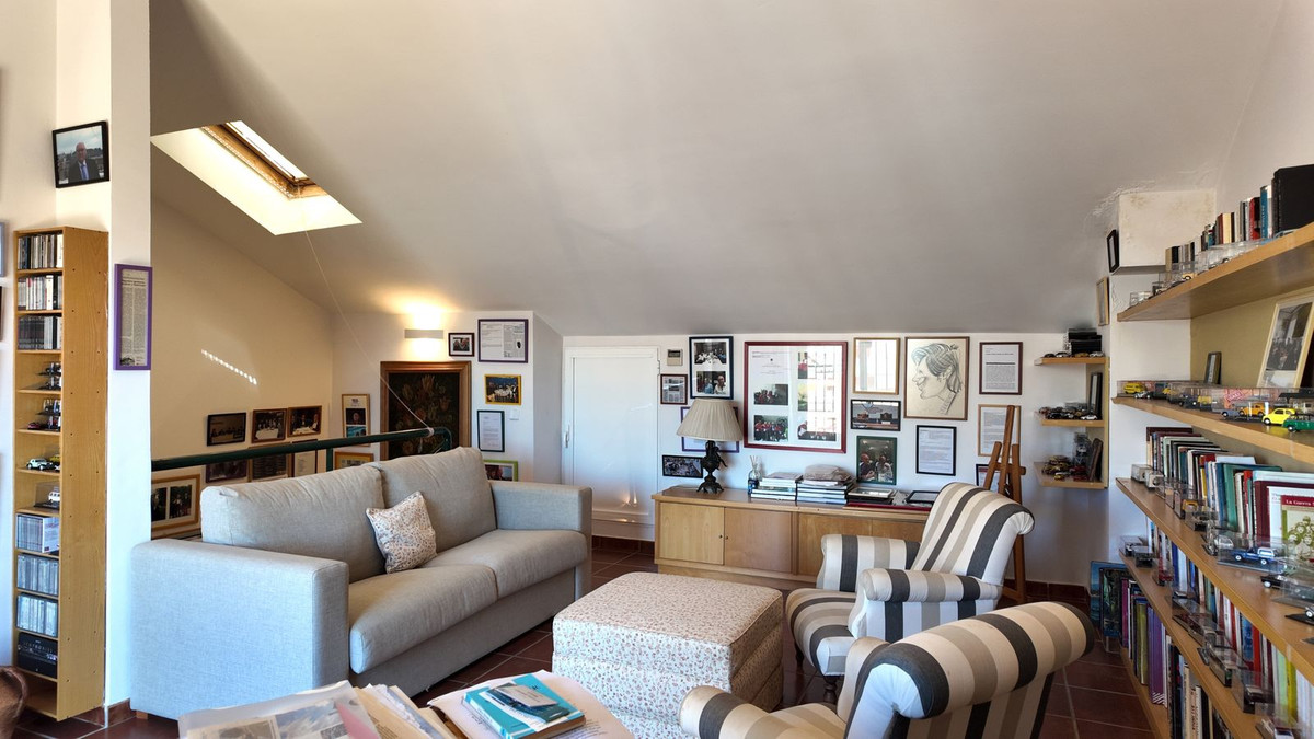 5 Bed Townhouse for sale in San Pedro De Alcántara Costa Del Sol, Málaga, Spain