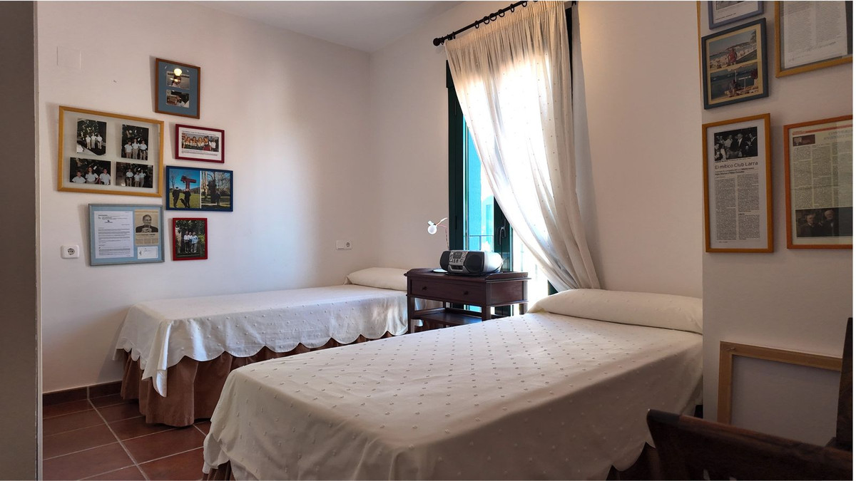 5 Bed Townhouse for sale in San Pedro De Alcántara Costa Del Sol, Málaga, Spain