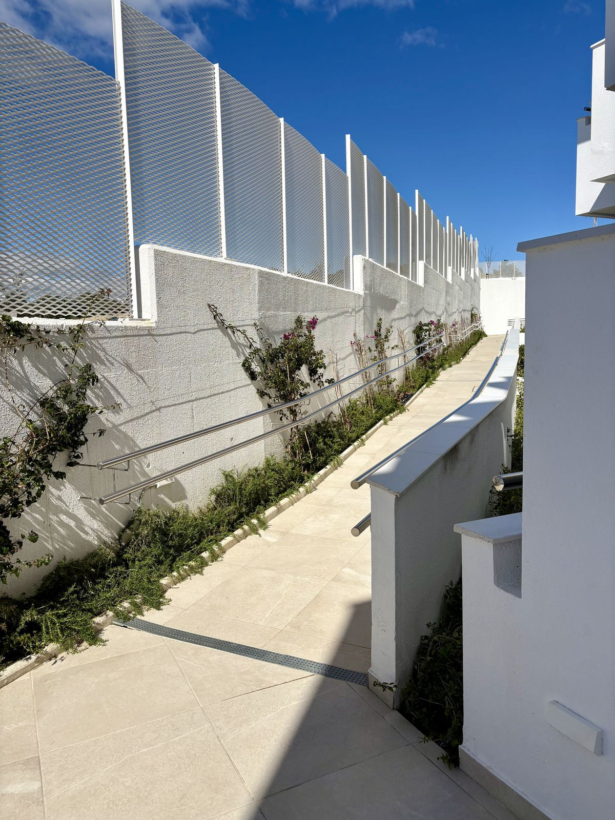 2 Bed Apartment for sale in Estepona Costa Del Sol, Málaga, Spain