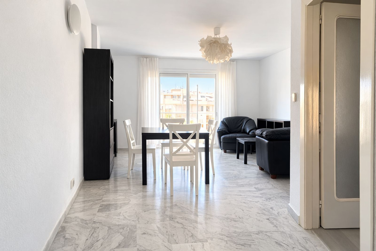 Se vende Apartamento Planta Media de 3 dormitorios en Costa Del Sol, Málaga, España