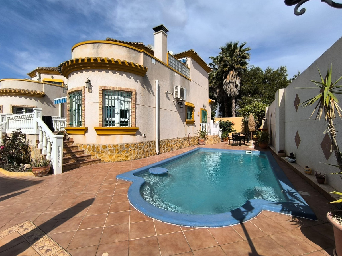 Se vende Villa - Chalet de 3 dormitorios en Costa Blanca, Alicante, España