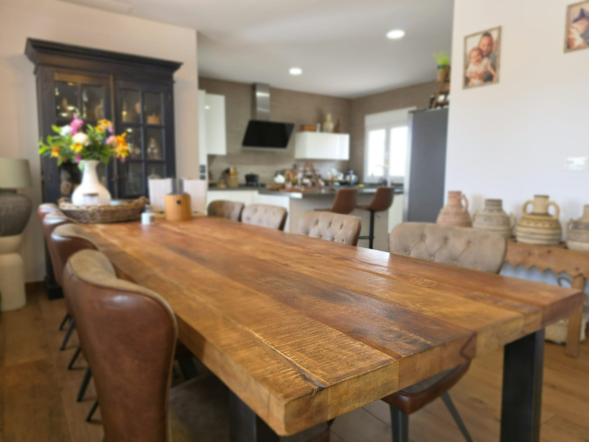 Se vende Villa - Chalet de 4 dormitorios en Costa Blanca, Alicante, España