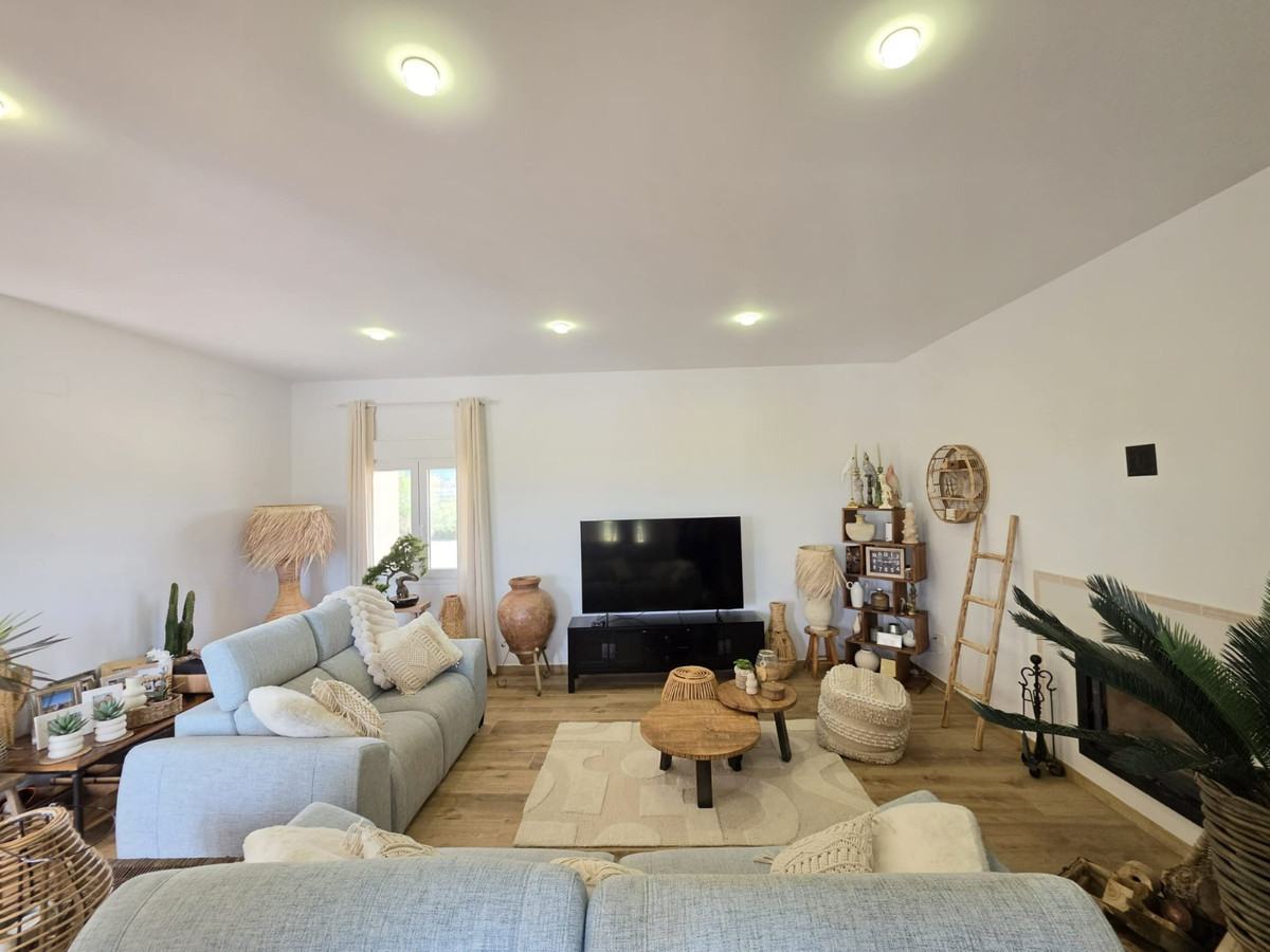 Se vende Villa - Chalet de 4 dormitorios en Costa Blanca, Alicante, España