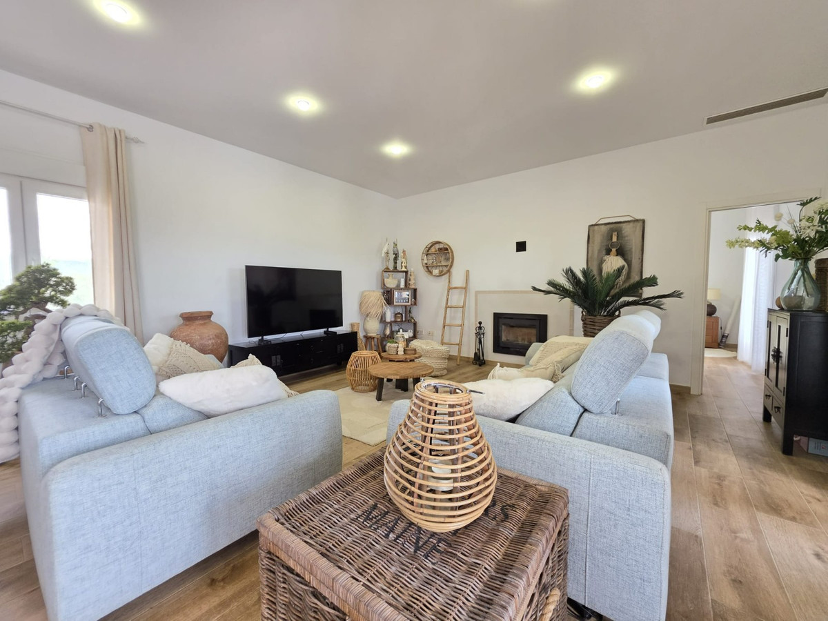 Se vende Villa - Chalet de 4 dormitorios en Costa Blanca, Alicante, España