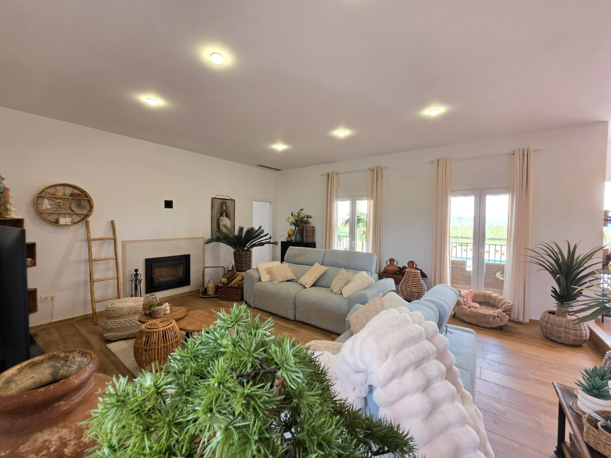 Se vende Villa - Chalet de 4 dormitorios en Costa Blanca, Alicante, España