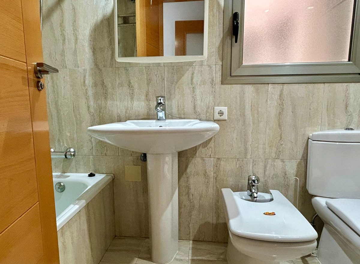 Se vende Apartamento Planta Media de 3 dormitorios en Costa Blanca, Alicante, España