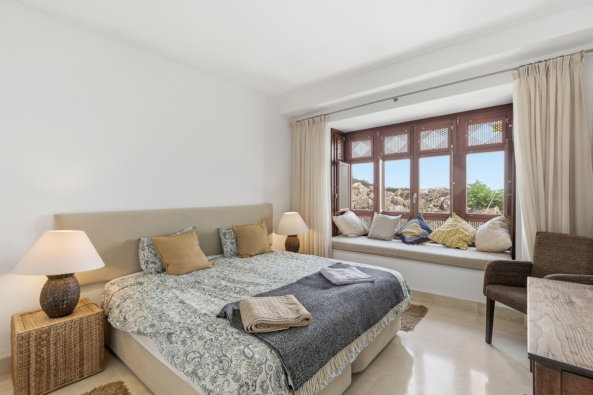 3 Bed Apartment for sale in Nueva Andalucía Costa Del Sol, Málaga, Spain