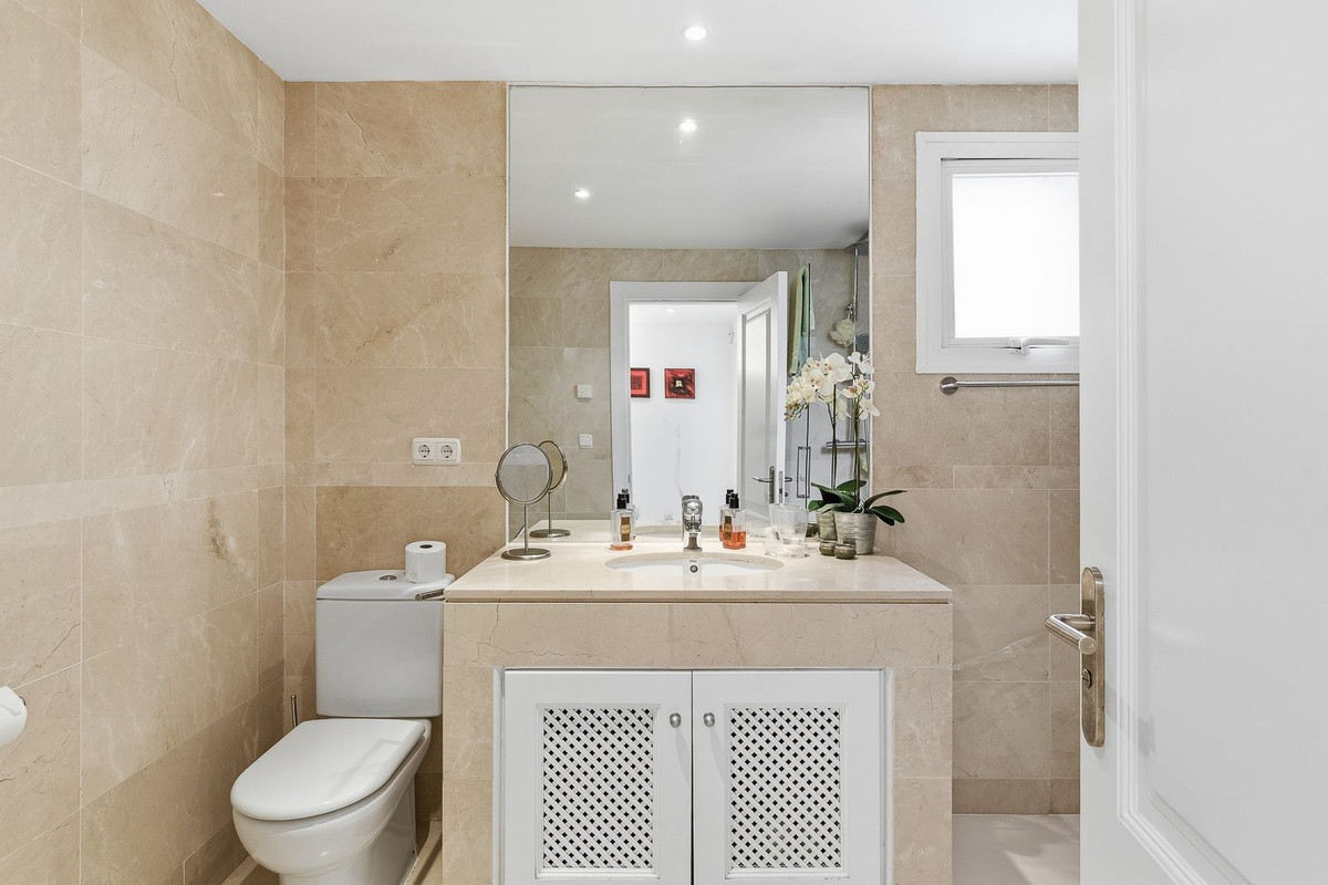 3 Bed Apartment for sale in Nueva Andalucía Costa Del Sol, Málaga, Spain