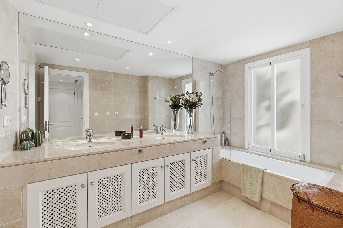 3 Bed Apartment for sale in Nueva Andalucía Costa Del Sol, Málaga, Spain