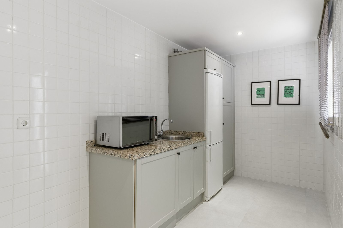 3 Bed Apartment for sale in Nueva Andalucía Costa Del Sol, Málaga, Spain