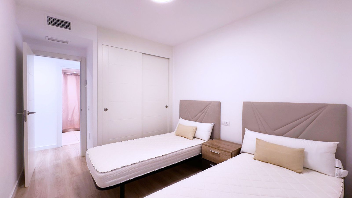 Se vende Apartamento Planta Media de 3 dormitorios en Costa Del Sol, Málaga, España
