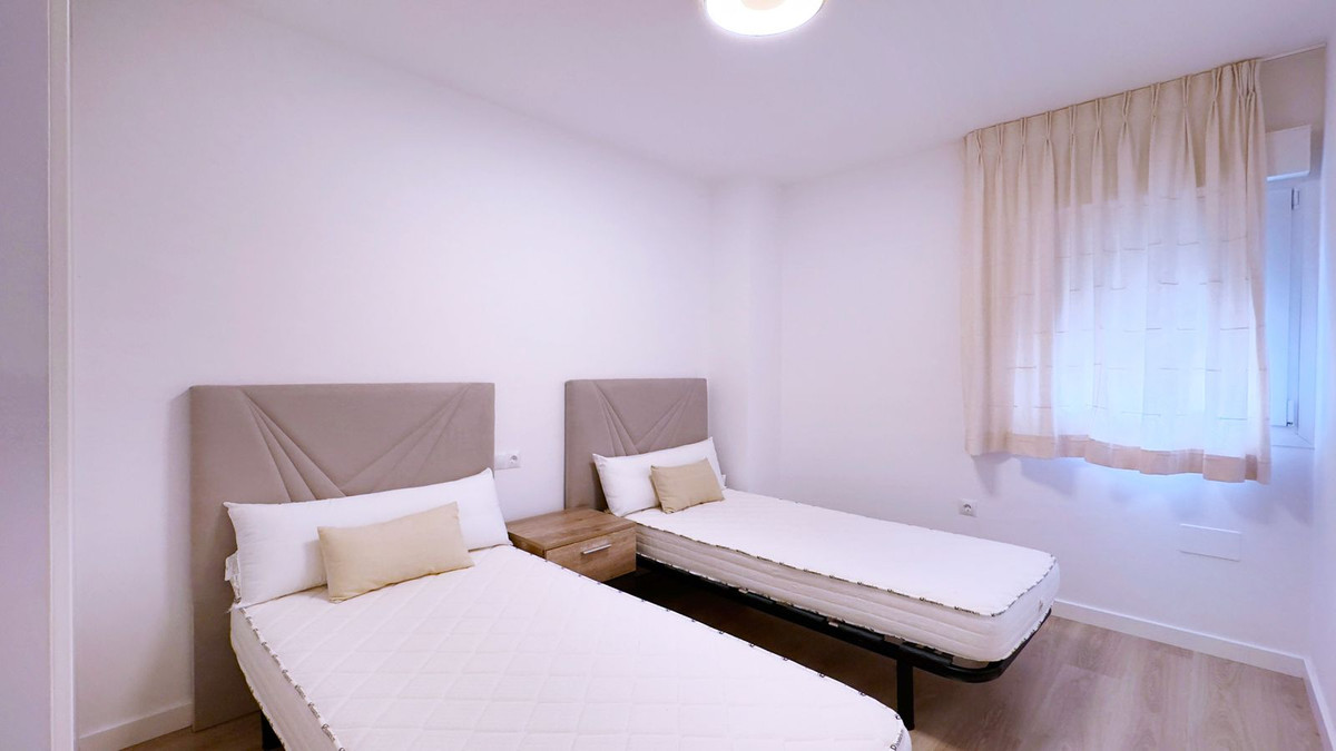 Se vende Apartamento Planta Media de 3 dormitorios en Costa Del Sol, Málaga, España