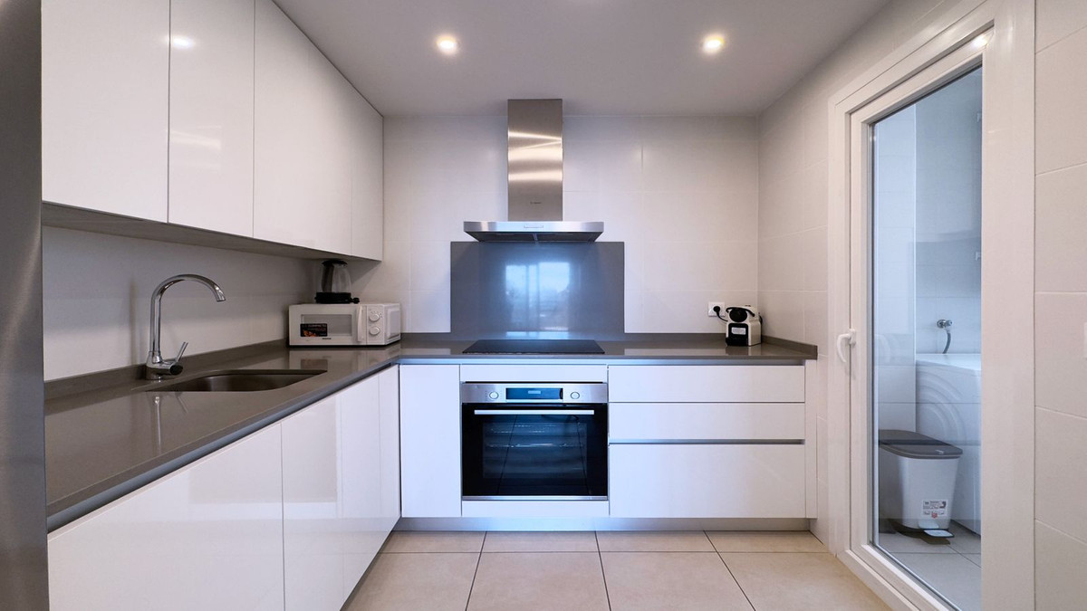 Se vende Apartamento Planta Media de 3 dormitorios en Costa Del Sol, Málaga, España
